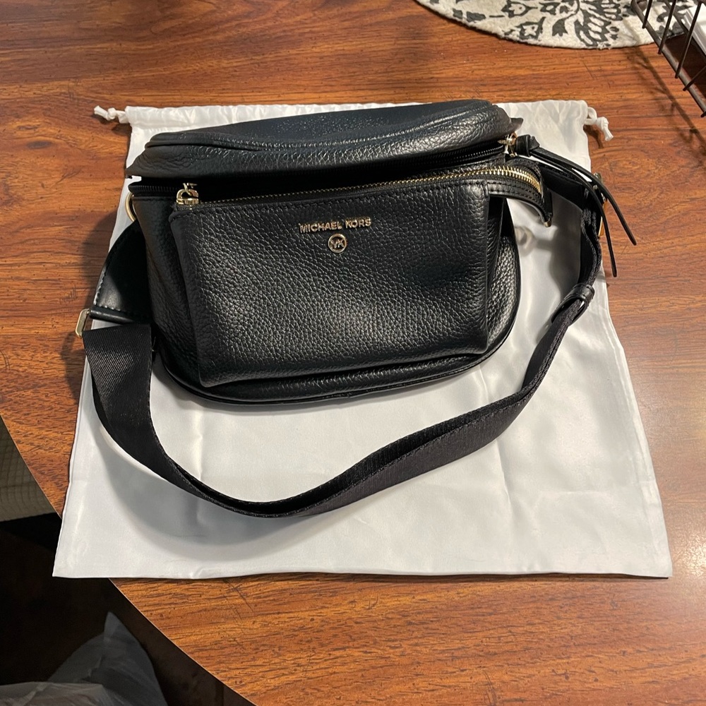 Slater sling pack leather